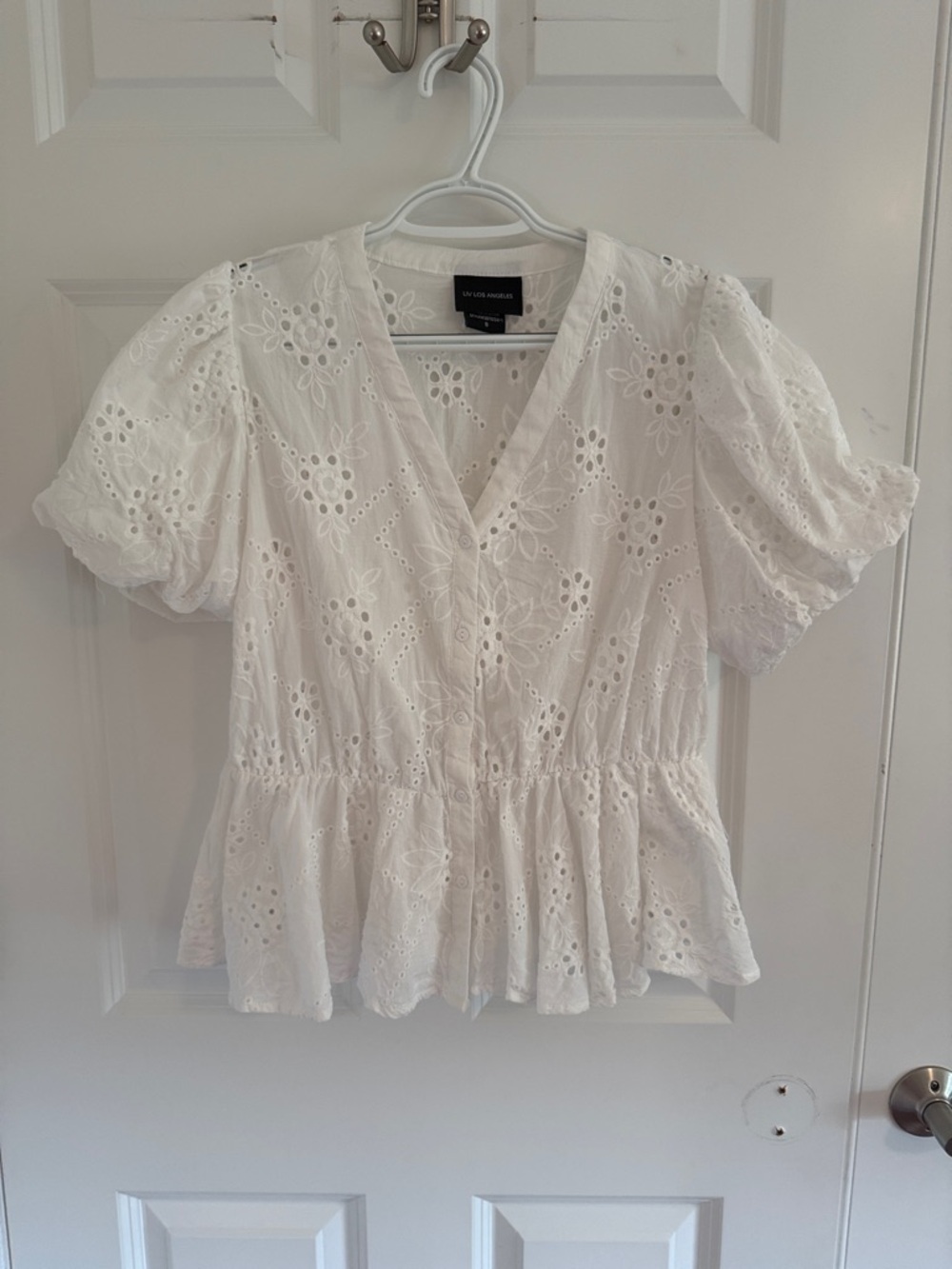 Liv Los Angeles White Floral Eyelet Peplum V-Neck Blouse Size Small